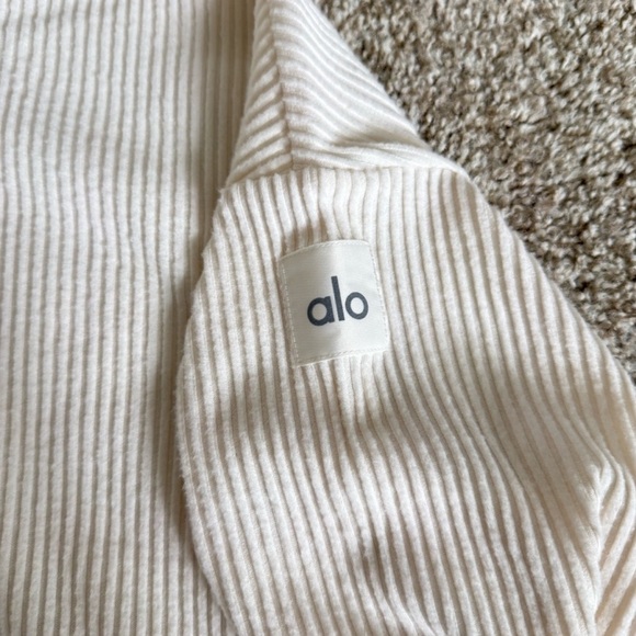 ALO Yoga Muse Hoodie - Picture 3 of 3